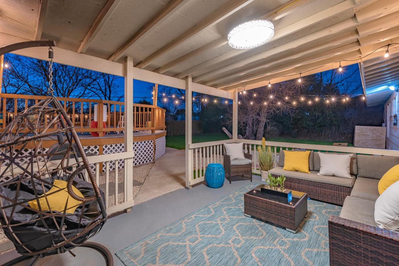 Game Room, Pool & Fire Pit At The Medical Center ซานอันโตนิโอ ภายนอก รูปภาพ