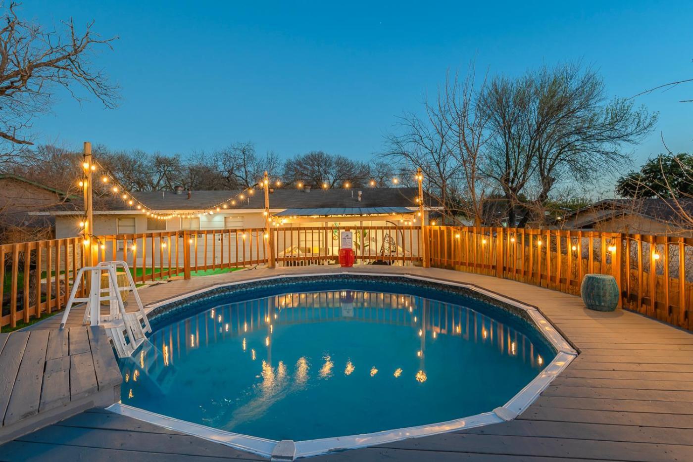 Game Room, Pool & Fire Pit At The Medical Center ซานอันโตนิโอ ภายนอก รูปภาพ