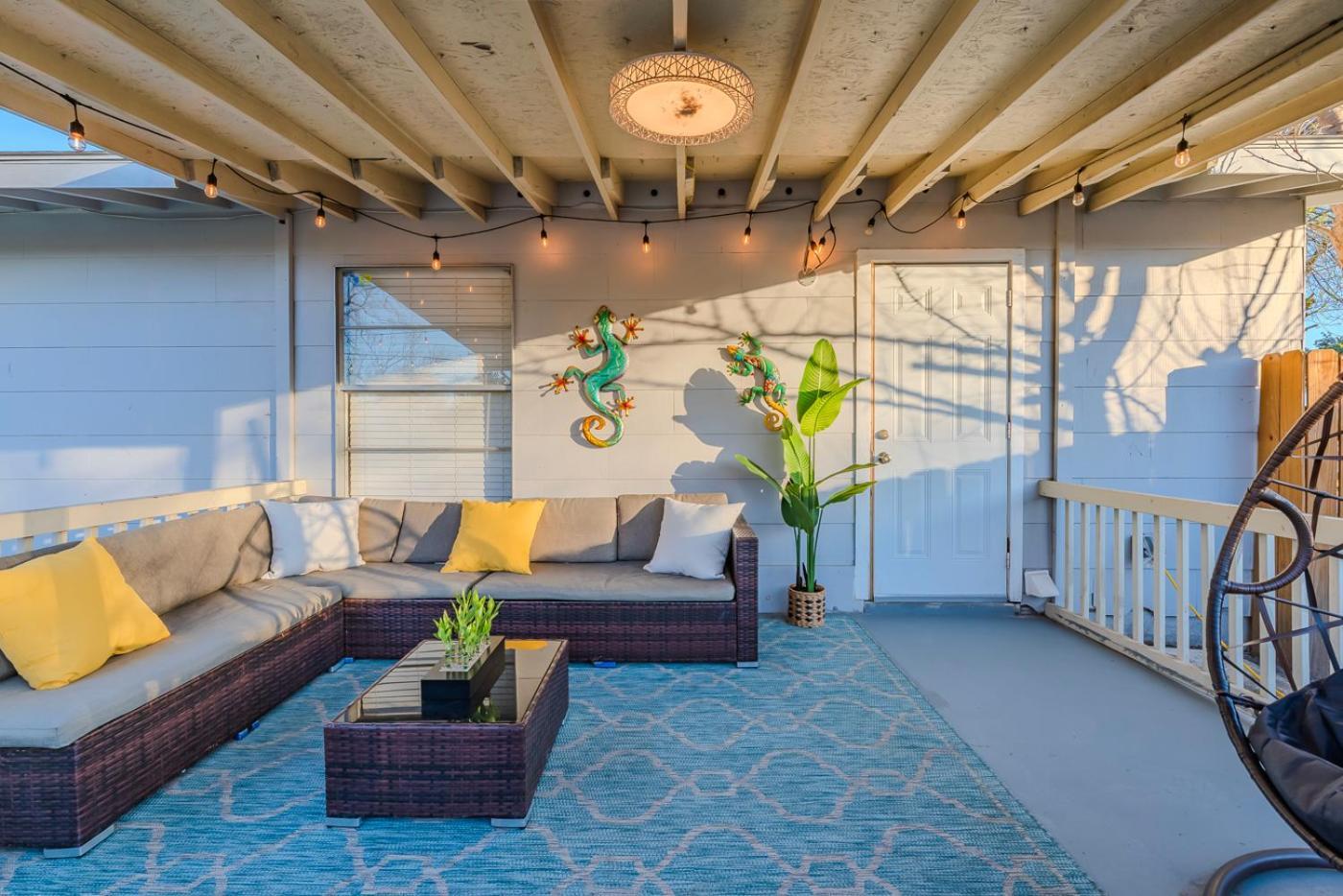 Game Room, Pool & Fire Pit At The Medical Center ซานอันโตนิโอ ภายนอก รูปภาพ