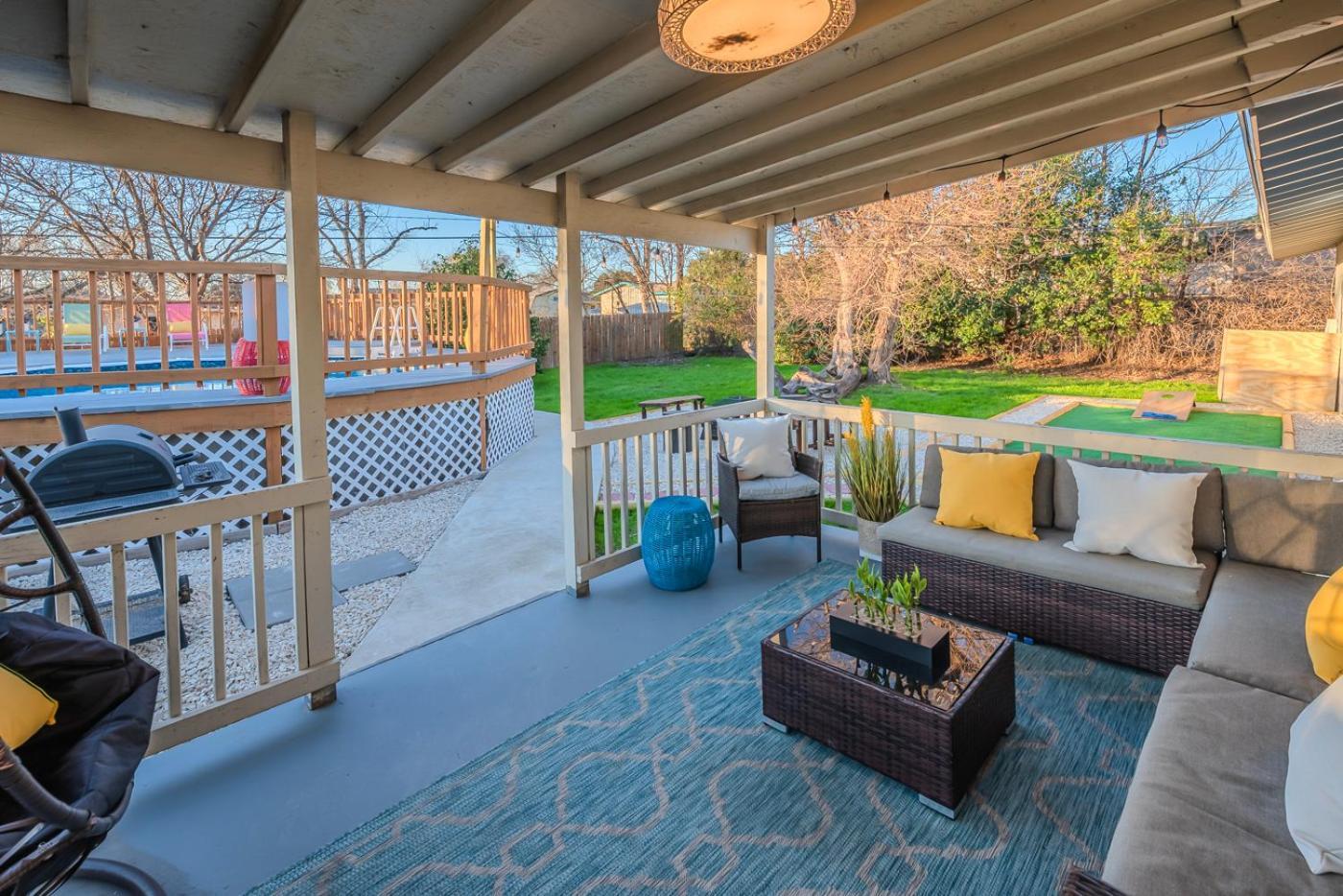 Game Room, Pool & Fire Pit At The Medical Center ซานอันโตนิโอ ภายนอก รูปภาพ