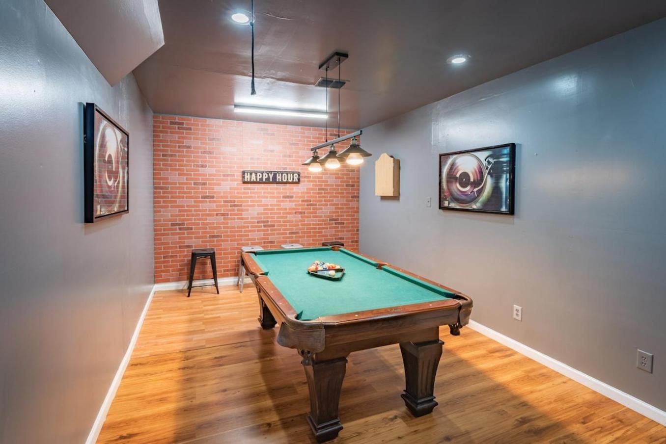 Game Room, Pool & Fire Pit At The Medical Center ซานอันโตนิโอ ภายนอก รูปภาพ